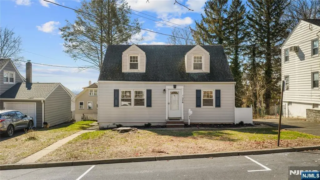 316 15th Place, Prospect Park, NJ 07508 - #1