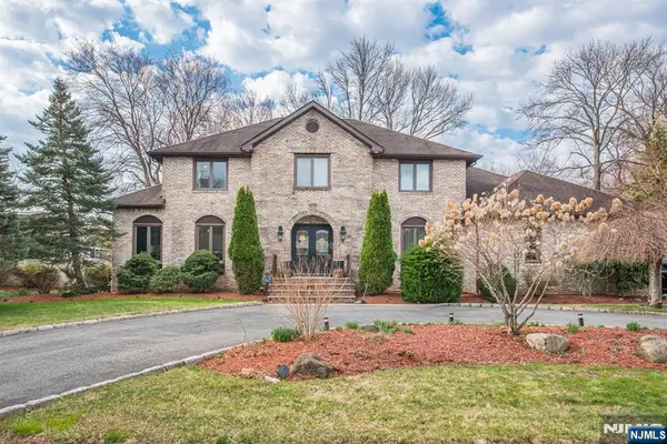 3 Hampton Drive, Fairfield, NJ 07004
