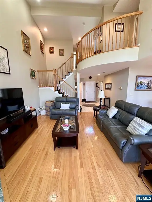 19 Lakeview Drive, Old Tappan, NJ 07675 - #3