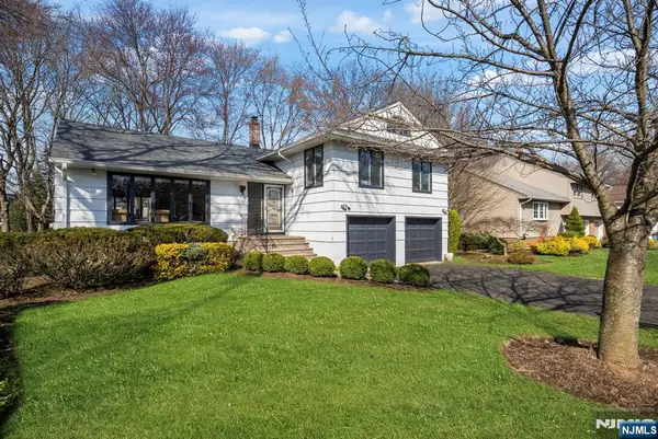 55 Walnut Drive, Tenafly, NJ 07670