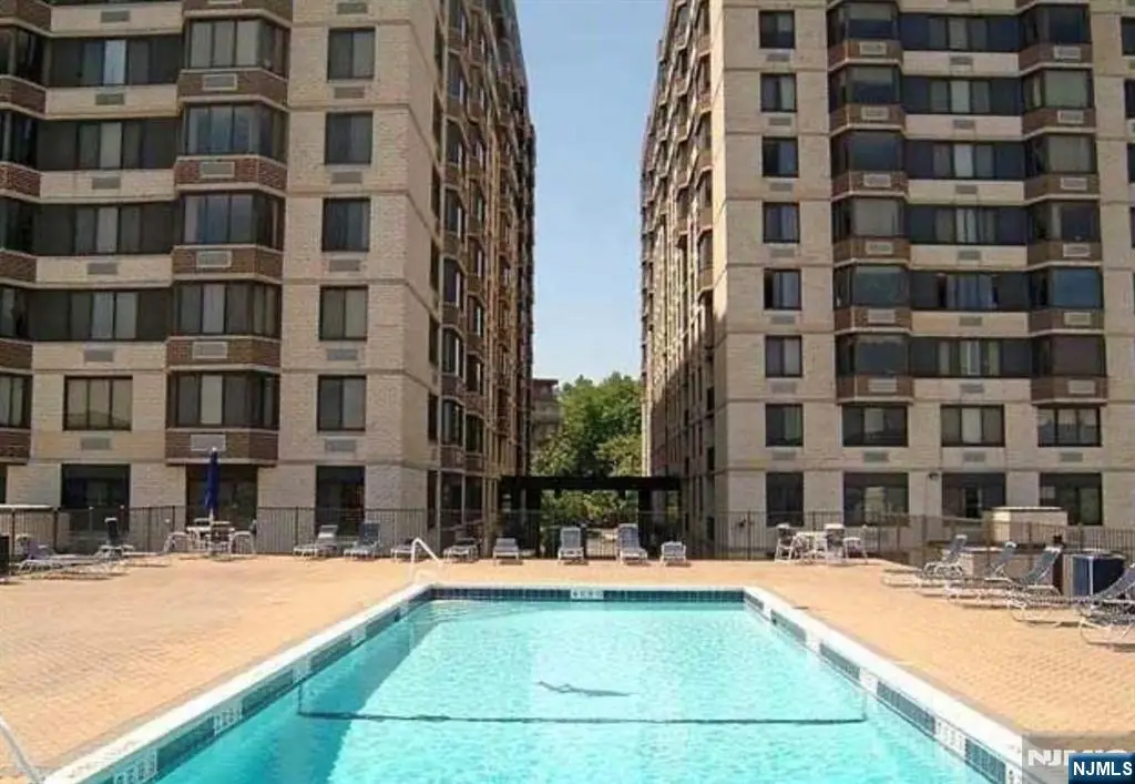 326 Prospect Avenue 8E, Hackensack, NJ 07601 - #1