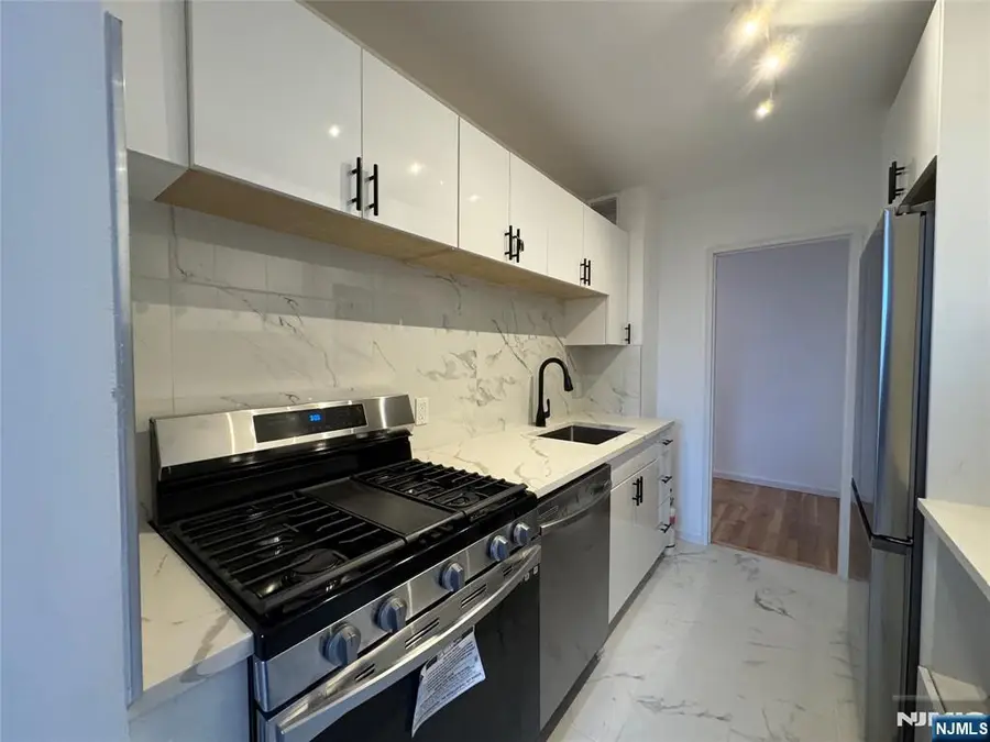 2160 Center Avenue 4G, Fort Lee, NJ 07024 - #2