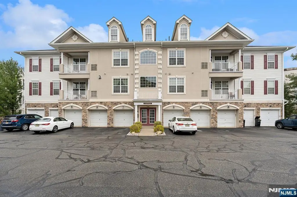 8 Cliff Road B3, Woodland Park, NJ 07424 - #1