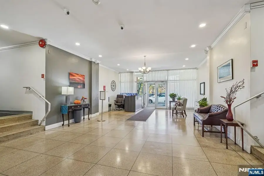 926 Bloomfield Avenue 3L, Glen Ridge, NJ 07028 - #3