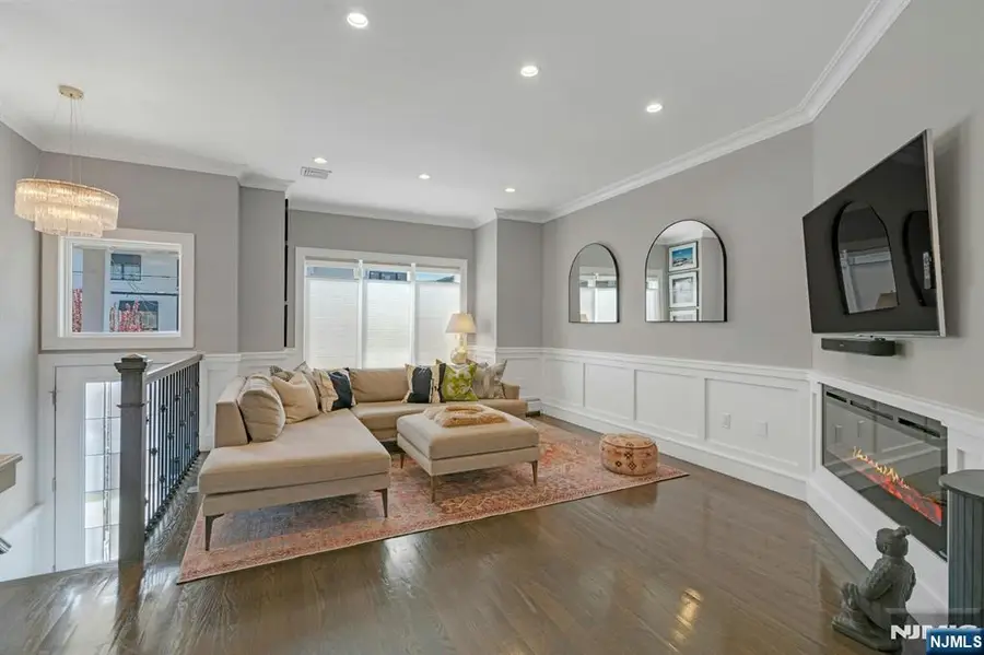 387 Lincoln Avenue B, Cliffside Park, NJ 07010 - #3