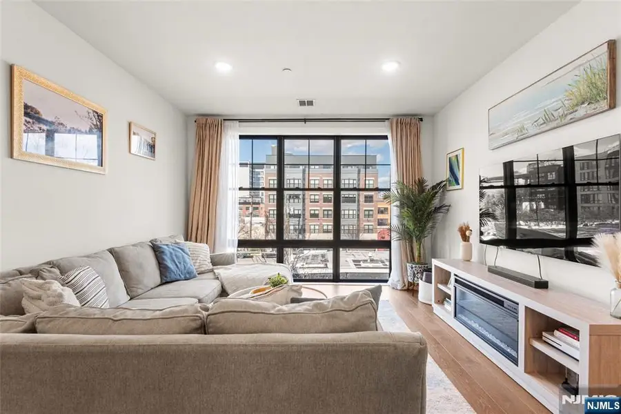 386 5th Street 302-A, Jersey City, NJ 07302 - #2