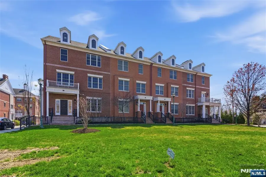 14 Gable Walk, Livingston, NJ 07039 - #3