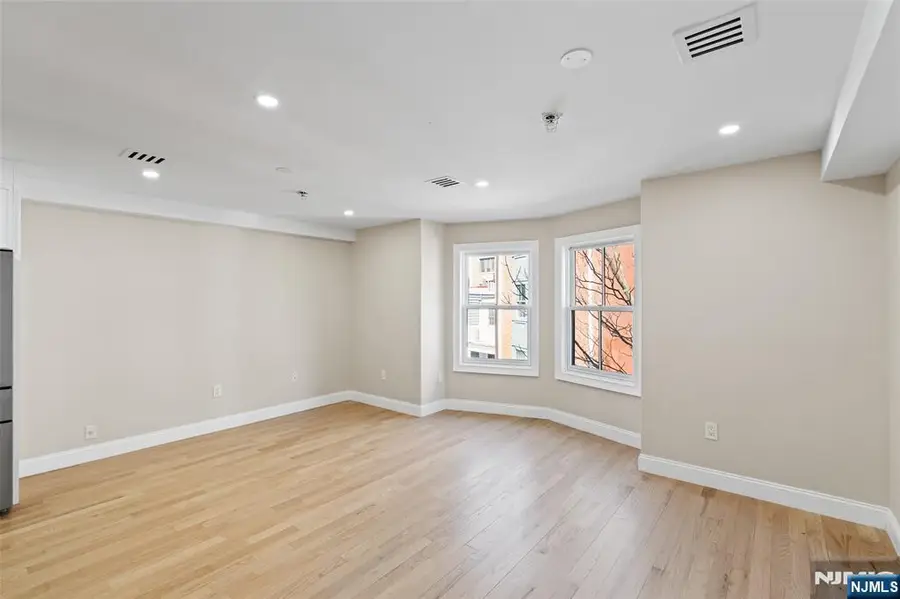 306 Grand Street 2, Jersey City, NJ 07302 - #3