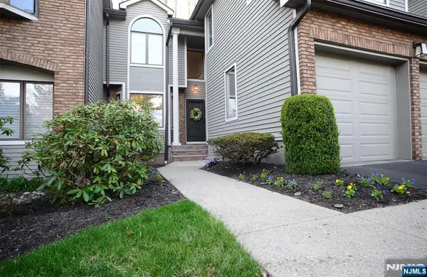 111 Lakeview Drive, Old Tappan, NJ 07675