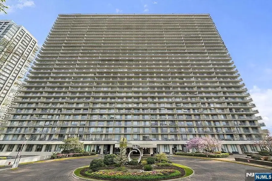 1530 Palisade Avenue 23G, Fort Lee, NJ 07024 - #2