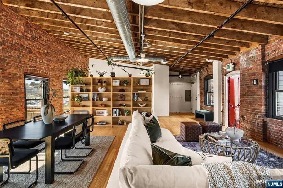 61 New Jersey Railroad Avenue 13, Newark, NJ 07105 - #3