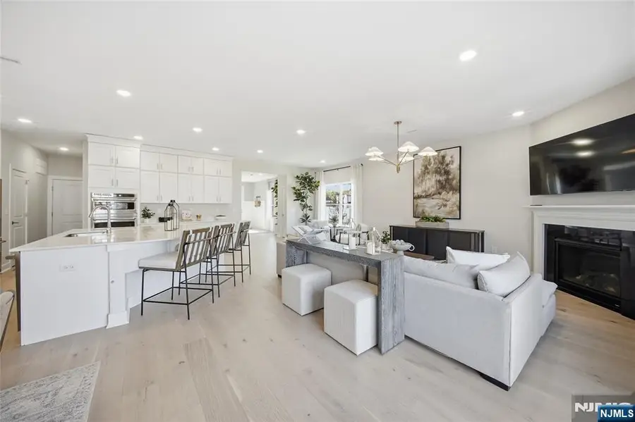 20 Melbourne Drive, Oakland, NJ 07436 - #3