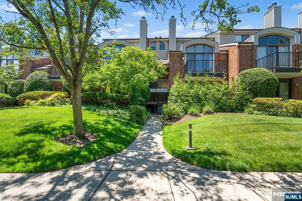 8 Wadsworth Court, Teaneck, NJ 07666 - #1