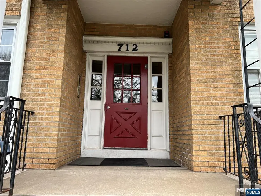 712 Cedar Lane 2, Teaneck, NJ 07666 - #2