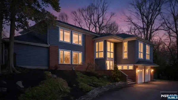 1414 Whipporwill Way, Mountainside, NJ 07092