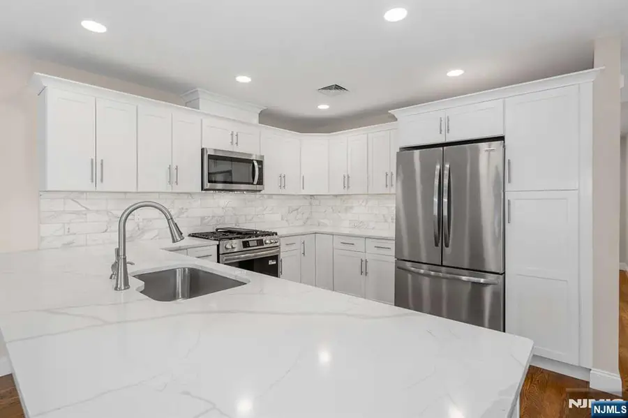 20 Zazzetti Street 3, Waldwick, NJ 07463 - #3