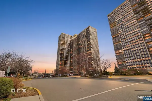 300 Winston Drive 1503, Cliffside Park, NJ 07010