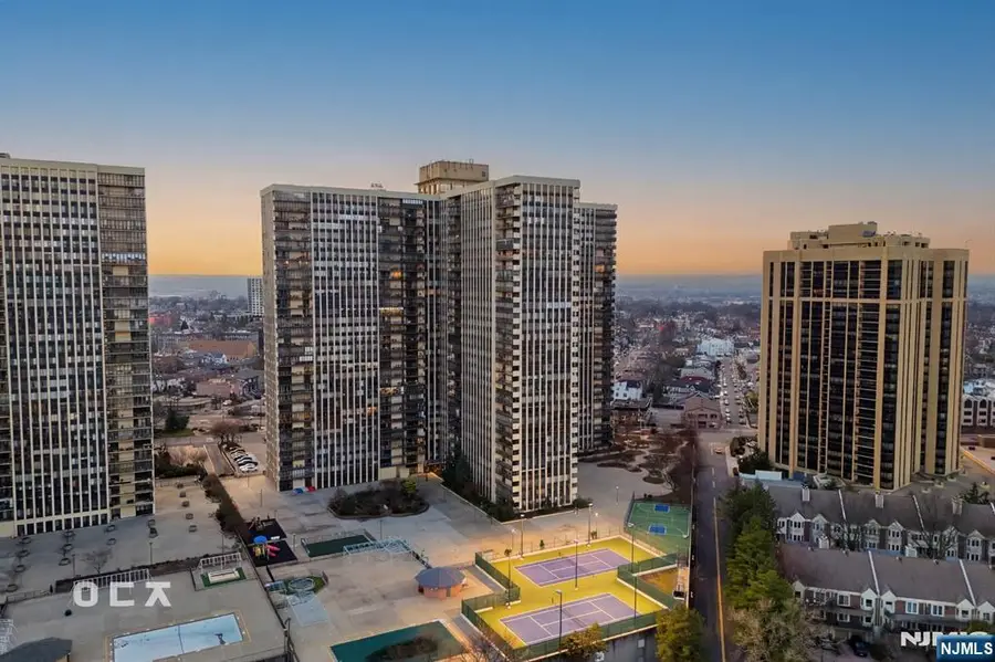 300 Winston Drive 1503, Cliffside Park, NJ 07010 - #3