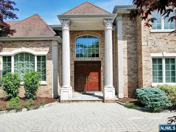 27 Roberts Road, Englewood Cliffs, NJ 07632