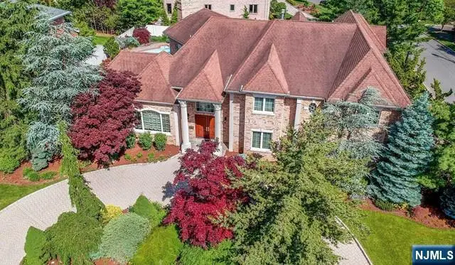 27 Roberts Road, Englewood Cliffs, NJ 07632 - #3