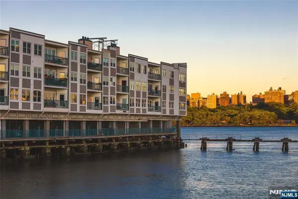 116 The Promenade 116, Edgewater, NJ 07020