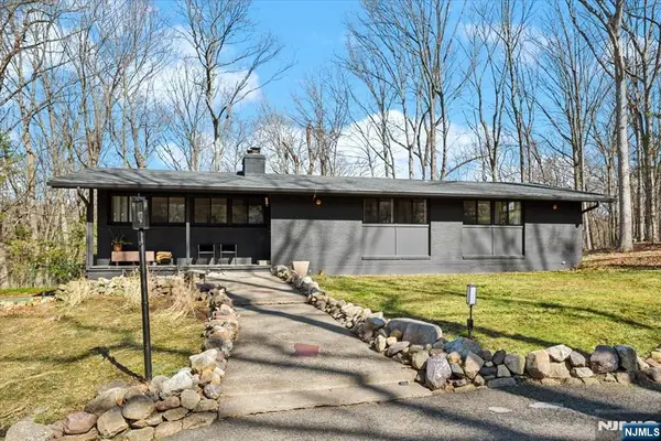 2 Audubon Drive, Denville Township, NJ 07834