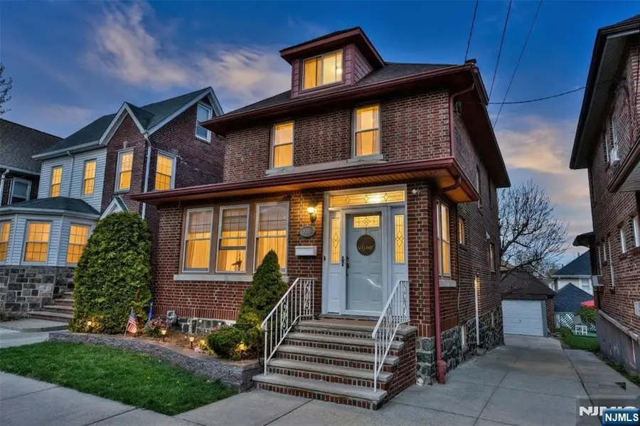 519 Saint Pauls Avenue, Cliffside Park, NJ 07010 - #2