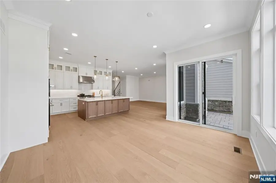 23 Muirfield Lane, River Vale, NJ 07675 - #3