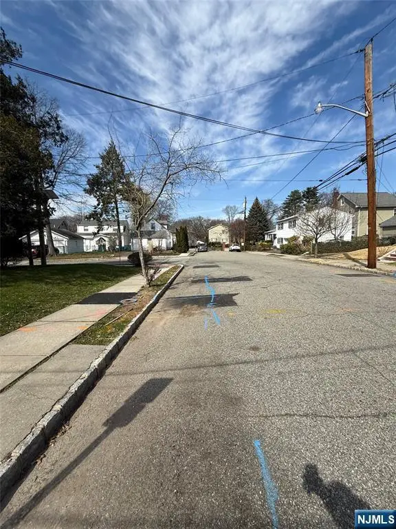 12-14 Hillcrest Road, Maplewood, NJ 07040