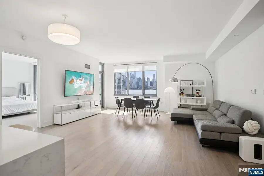 9 Ave At Port Imperial 513, West New York, NJ 07093 - #3