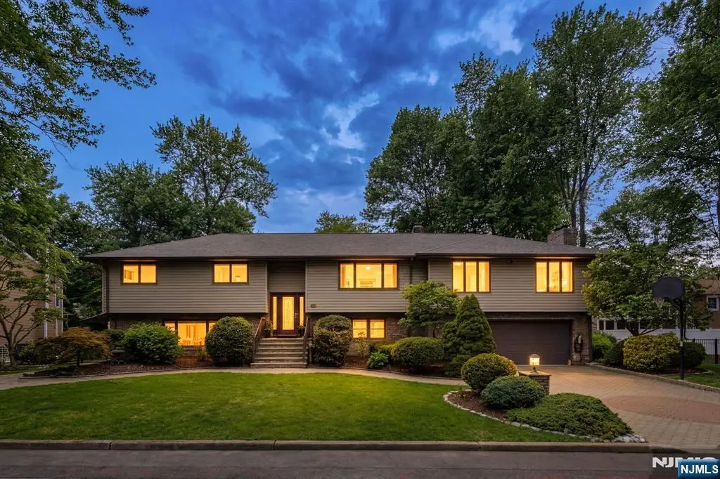 17 Cherry Place, Hillsdale, NJ 07642 - #1