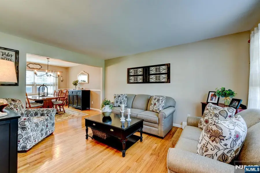 8 Loretta Lane, Oak Ridge, NJ 07438 - #3