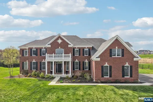 22 Woodmere Road, Upper Saddle River, NJ 07458