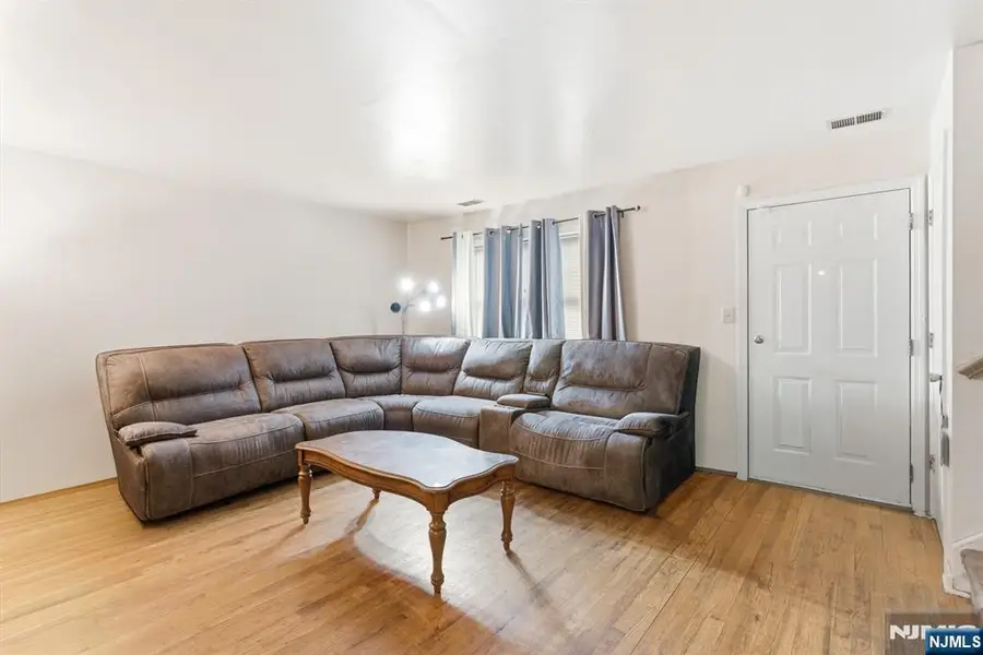 94 19th Avenue, Newark, NJ 07103 - #3