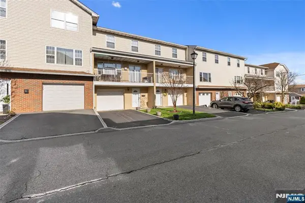 33 Ingraffia Drive, Elmwood Park, NJ 07407