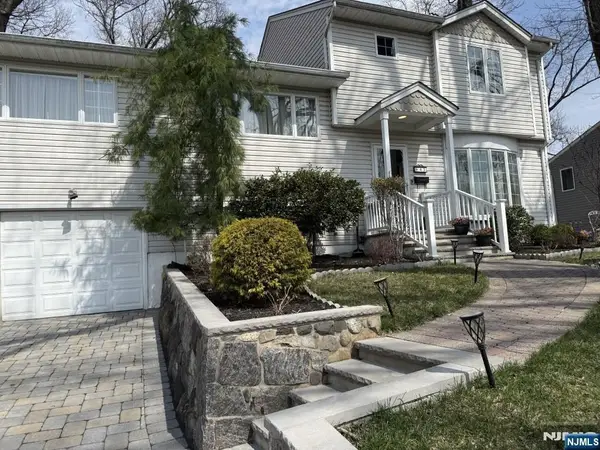 43 Busteed Drive, Midland Park, NJ 07432