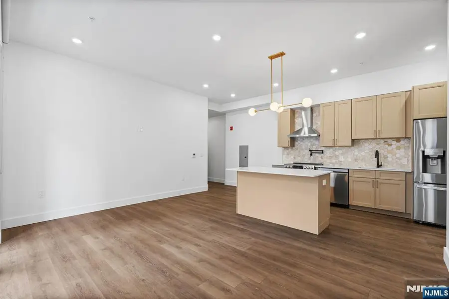21 Lincoln Park 203, Newark, NJ 07102 - #2