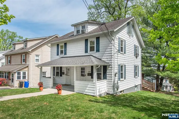 257 McCosh Road, Clifton, NJ 07043