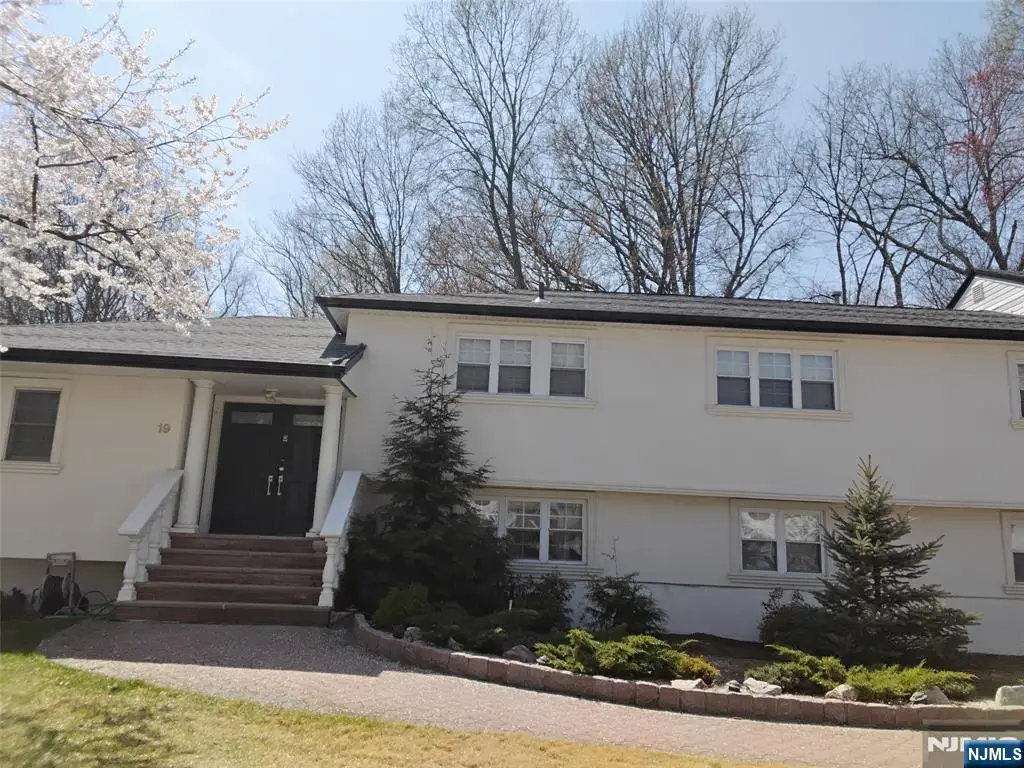 19 Coles Court, River Edge, NJ 07661 - #1