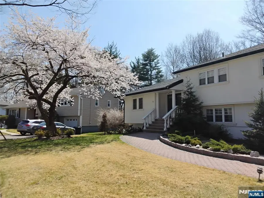 19 Coles Court, River Edge, NJ 07661 - #3