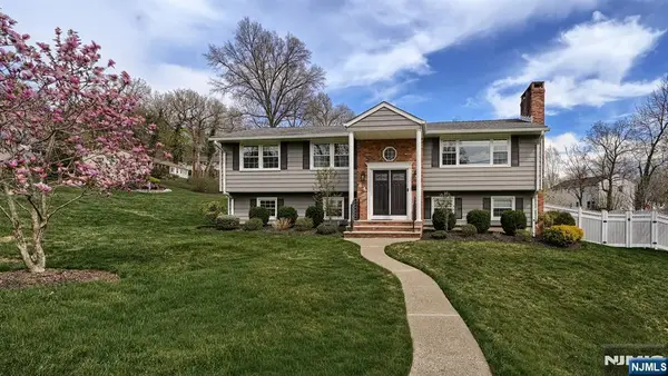 84 Brandon Avenue, Wayne, NJ 07470
