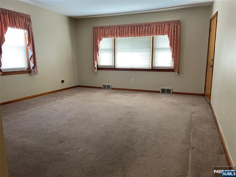 529 Fern Avenue, Lyndhurst, NJ 07071 - #2