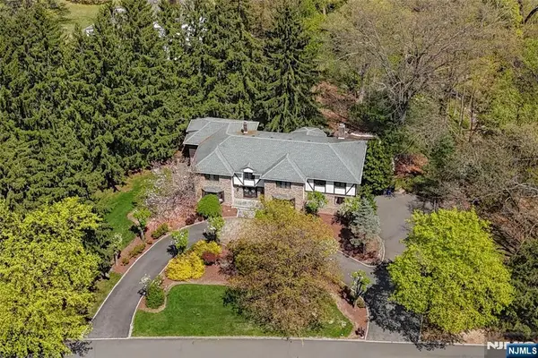 69 Knollwood Road, Upper Saddle River, NJ 07458