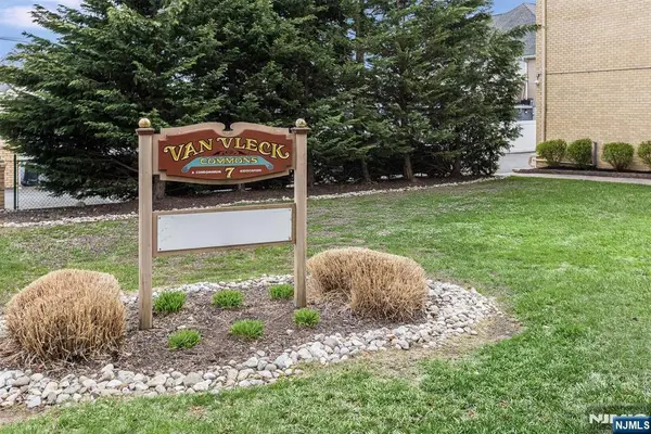 7 Van Vleck Street C0009, Montclair, NJ 07042