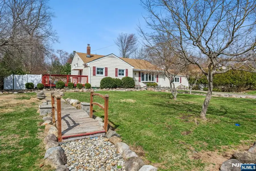 576 Thurnau Drive, River Vale, NJ 07675 - #3