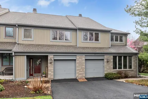 276 Great Smokey Lane, Mahwah, NJ 07430