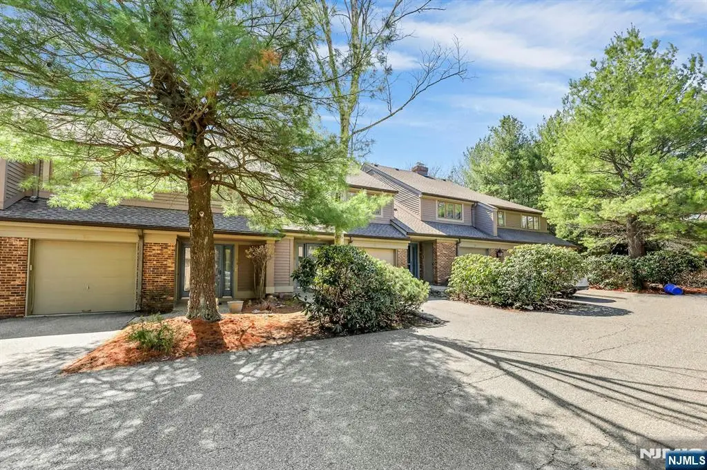 56 Longfellow Lane, Mahwah, NJ 07430 - #1