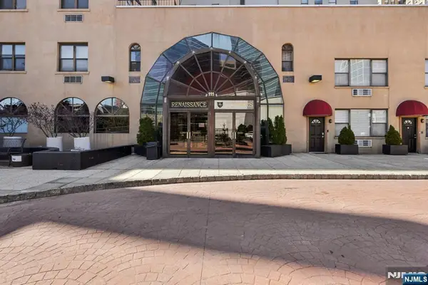 111 Mulberry Street 2-V, Newark, NJ 07102