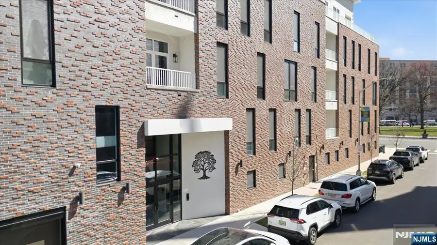 21 Lincoln 101, Newark, NJ 07102 - #2