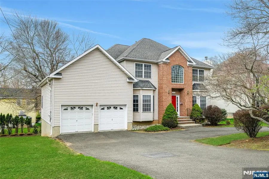 123 Livingston Avenue, Livingston, NJ 07039 - #2